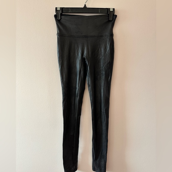 SPANX Faux Leather Leggings Size Small - Picture 2 of 5